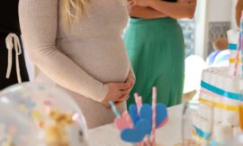 Planlægning af en Babyshower: Fra Temaer til Menuer – Festarrangørens Ultimative Tjekliste